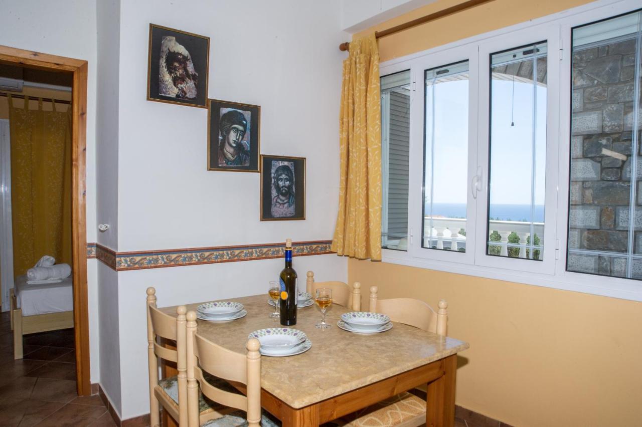 Amalia Apartments Stoupa Bagian luar foto