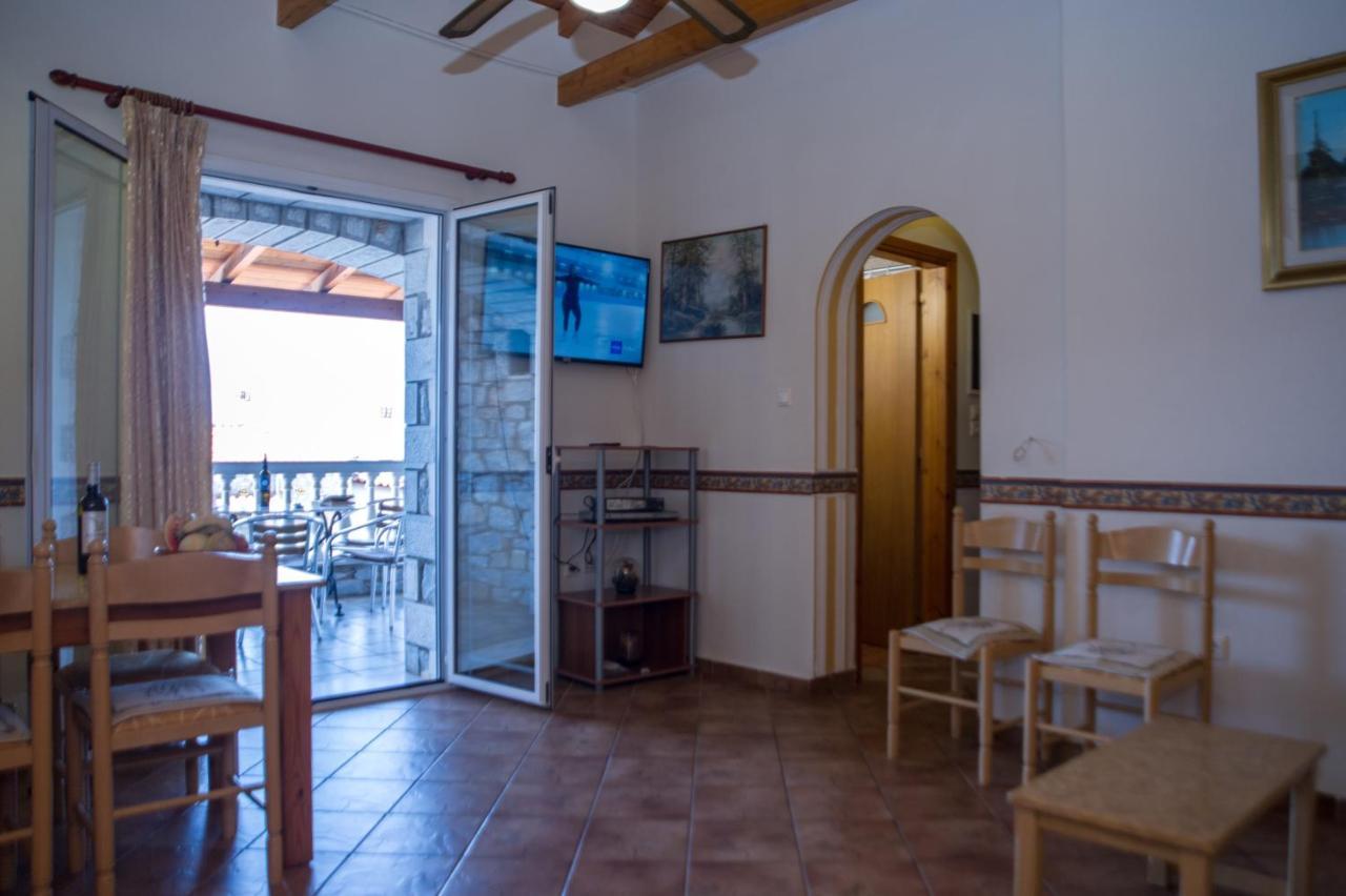 Amalia Apartments Stoupa Bagian luar foto