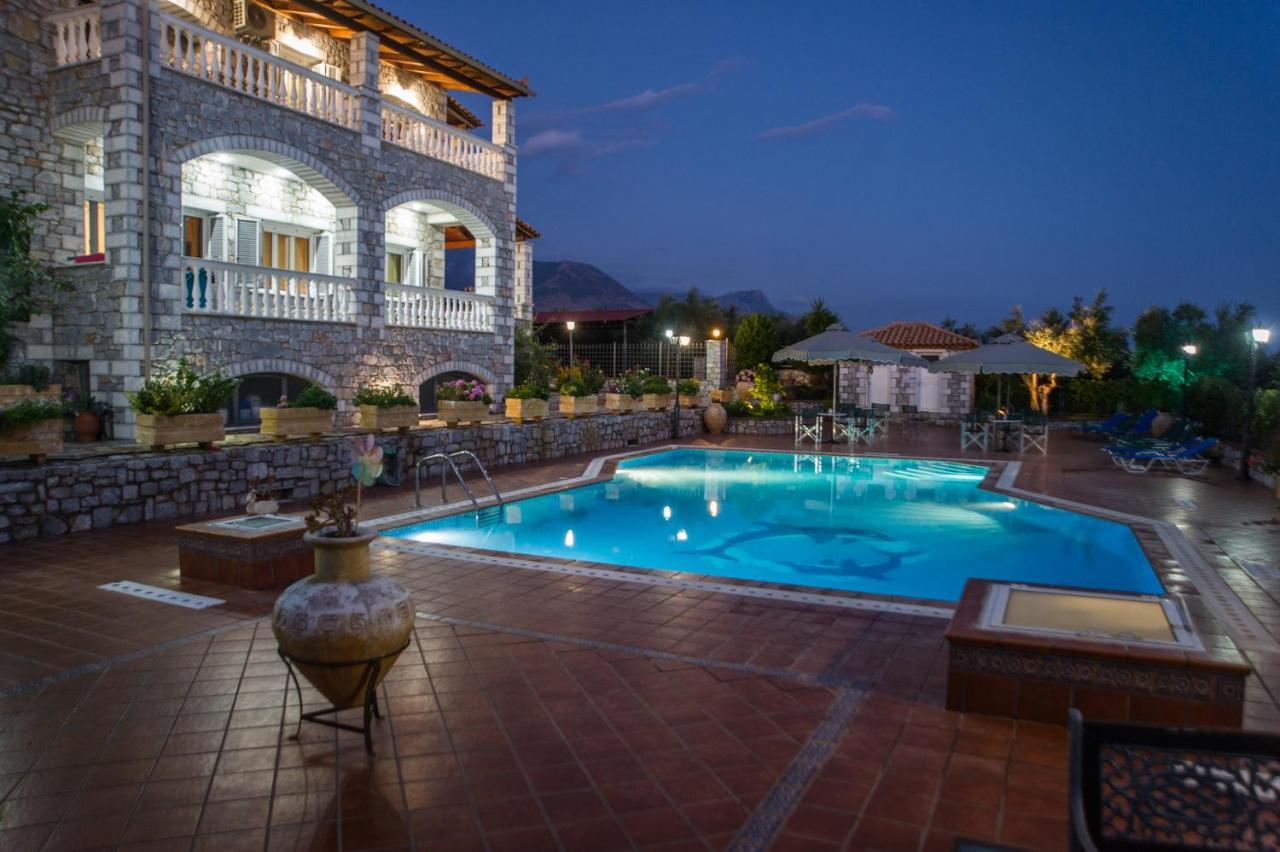 Amalia Apartments Stoupa Bagian luar foto