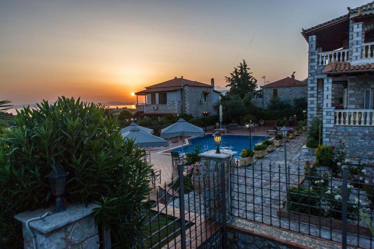 Amalia Apartments Stoupa Bagian luar foto