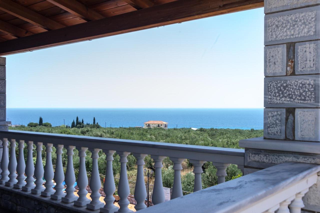 Amalia Apartments Stoupa Bagian luar foto